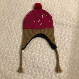 💙2/$20 girls cupcake beanie 🧁